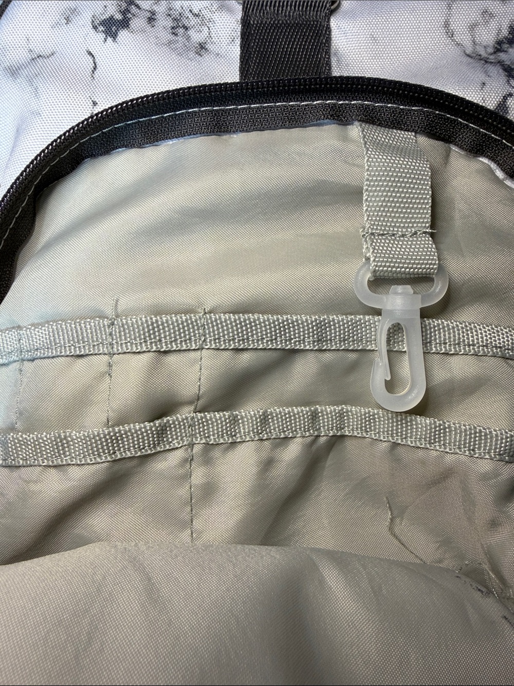 EXCELLENT Pottery Barn Teen White black Marble print quarry backpack XL - Picture 8 of 11